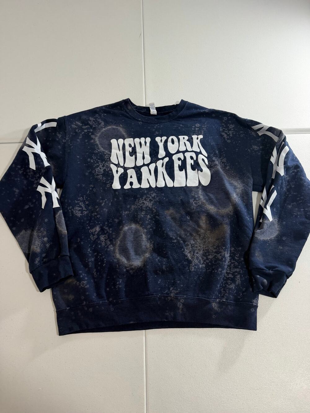 New York Yankees Distressed Bleach Splatter Crewneck Sweatshirt Navy Size L